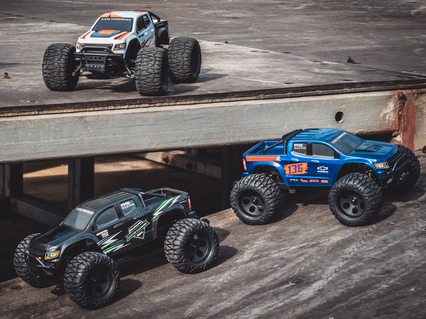 FMS 1/24 FMT24 Chevrolet Colorado モンスタートラック RTR 技適認証済