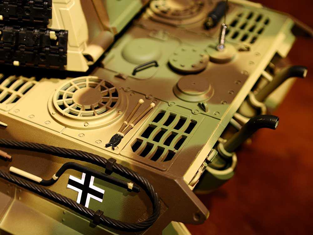 HENGLONG 1:16 3888A-1 ドイツ軍虎王ヘンシェルラジコン戦車 技適認証済み