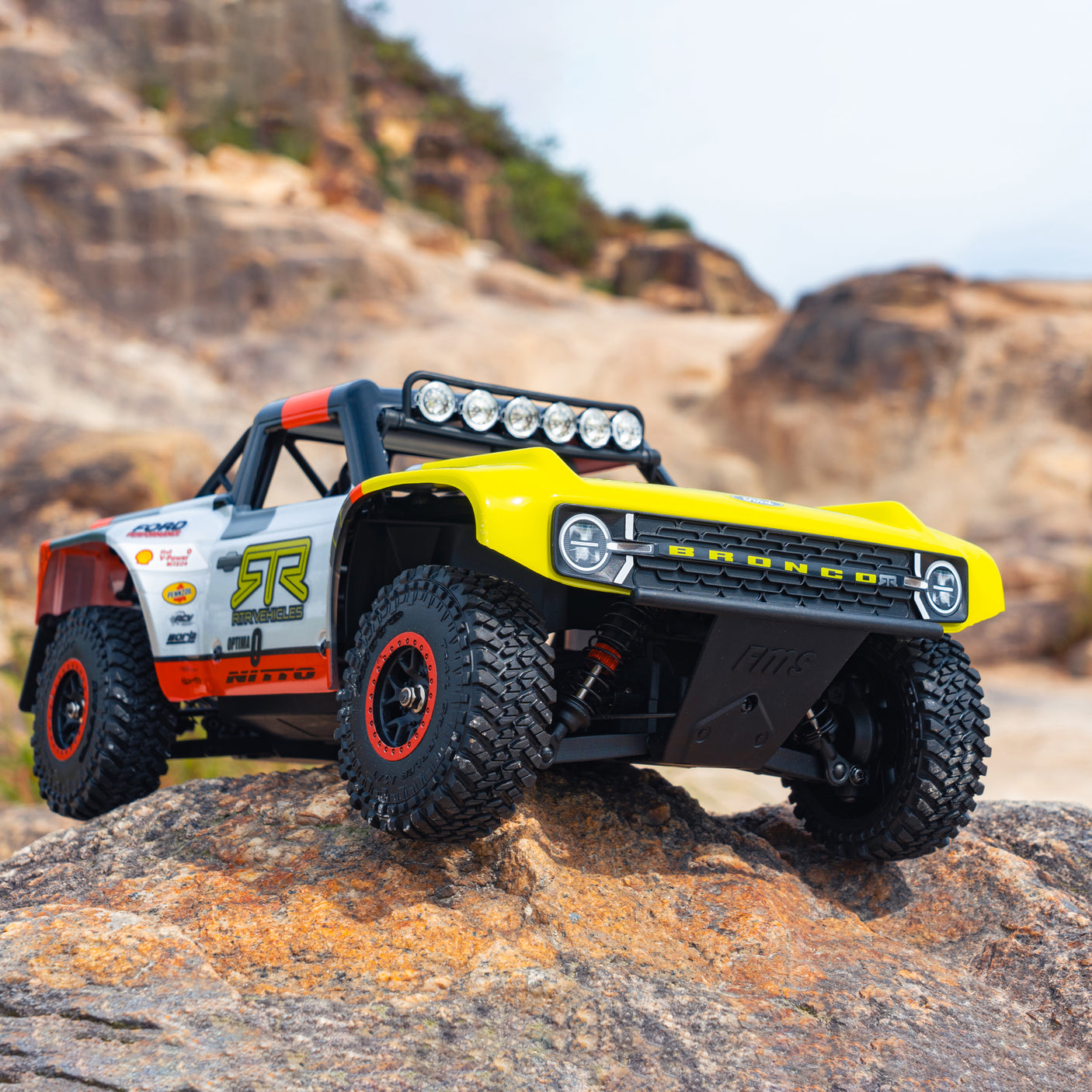 FMS 1/18 FSC18 FORD BRONCO EBショートトラックRCカー RTR
