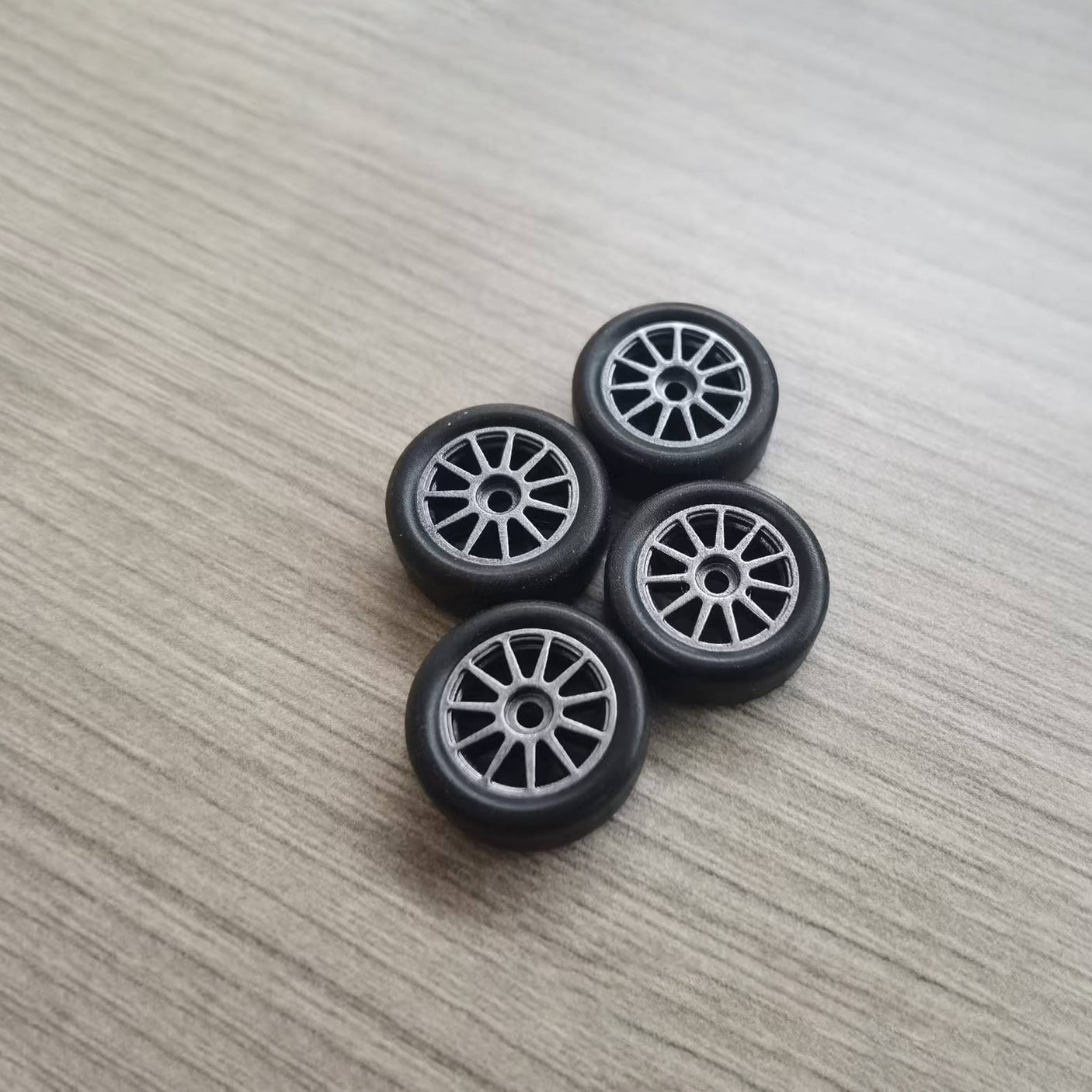 43P/43Q タイヤ 黒 4PCS HSTAR D43 1:43ドリフトカー用