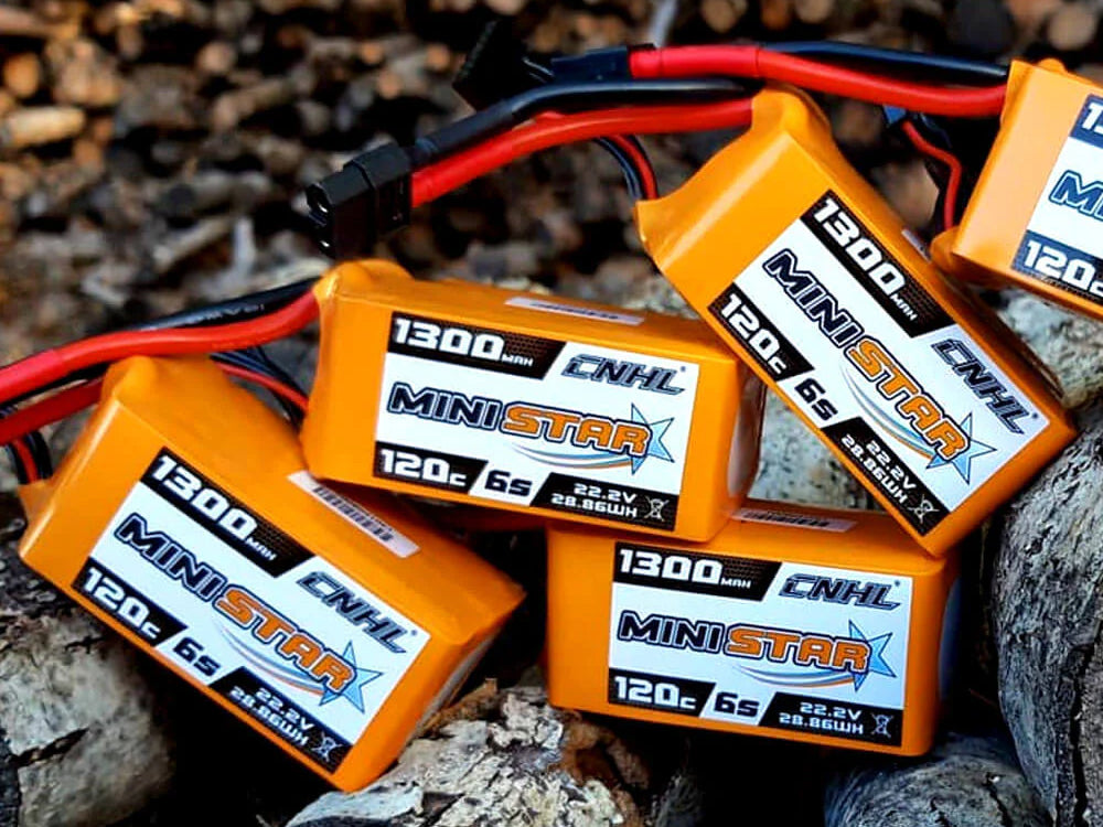CNHL MiniStar 6S LiPoバッテリー 1300mAh / 1800mAh 22.2V 120C(XT60プラグ付き)FPVドローン用