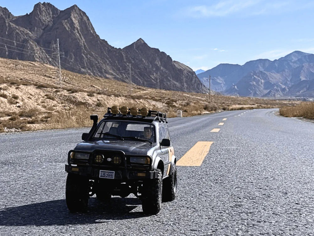 FMS 1:10 FCX10 LC80 Toyota Land Cruiser 80 4WDラジコン